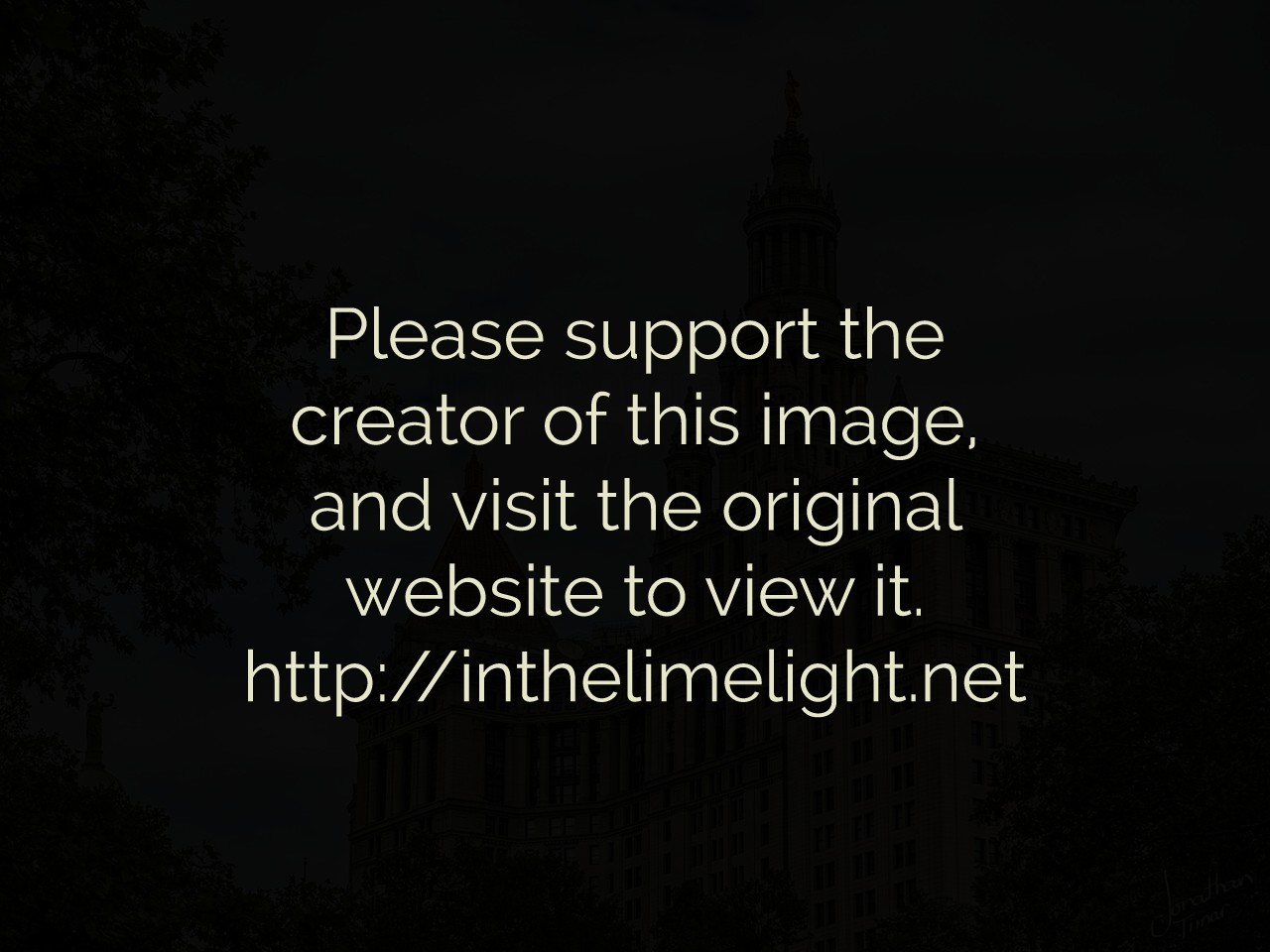 Complementary Grungy Building | Jonathan Timar